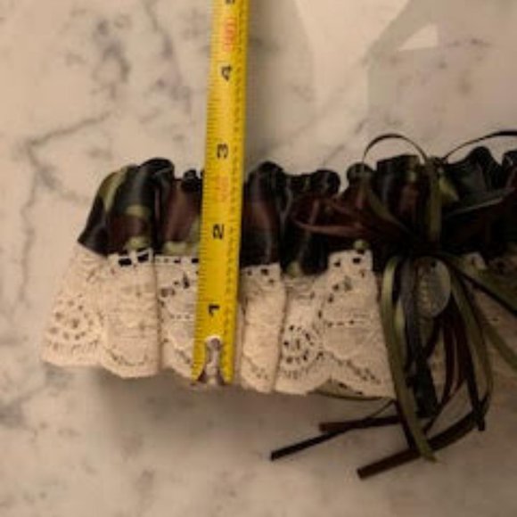 Camo & black ribbon, off white lace. New wedding guarder - Picture 2 of 7